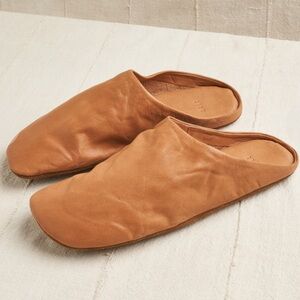 New in Box FEIT leather Indoor slipper Size 46 / 13. Soft Leather and Suede